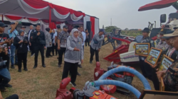 Khofifah Bagi Alsintan, Panen 3 Hari Jadi 1 Jam